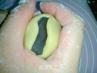 豆沙莲蓉月饼的做法步骤：10