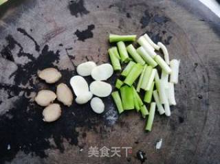 腊肉炒茭白的做法步骤：3