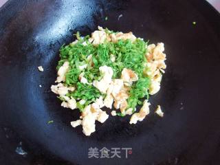 【夜兰花炒鸡蛋】快手版的小清新素菜的做法步骤：11
