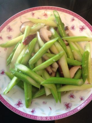 香菇清炒芦笋的做法步骤：8