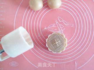 麻薯红豆沙月饼的做法步骤：27