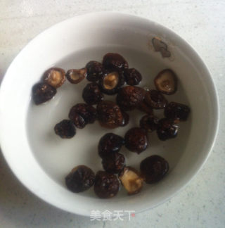 椒盐香菇的做法步骤：1