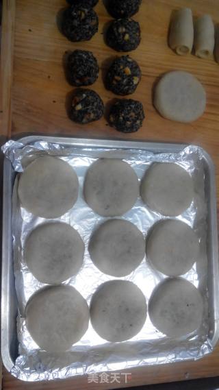 椒盐芝麻月饼的做法步骤：18