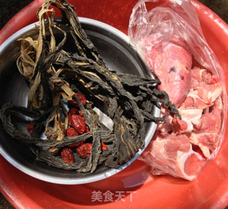 白菜干煲猪肺的做法步骤：1
