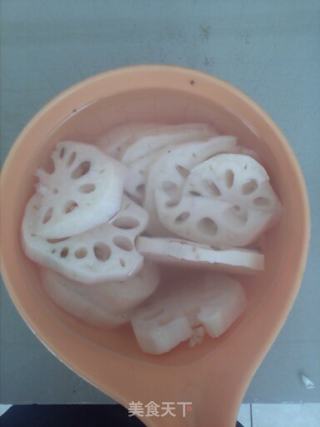 油炸连藕夹肉的做法步骤：1