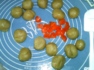 莲蓉蛋黄月饼的做法步骤：5