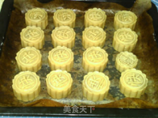 莲蓉蛋黄月饼的做法步骤：15