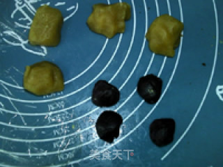 紫心莲蓉月饼的做法步骤：7