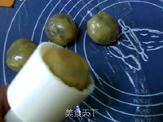 枣泥核桃月饼的做法步骤：17