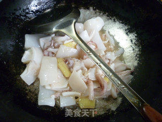 腐竹炒鱿鱼的做法步骤：7