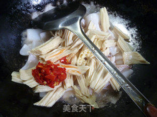 腐竹炒鱿鱼的做法步骤：8