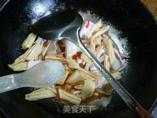 腐竹炒鱿鱼的做法步骤：11