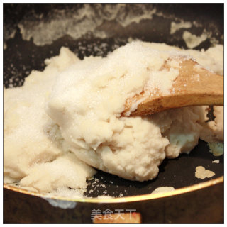 免烤健康的中秋月饼-----紫薯山药豆沙月饼的做法步骤：2