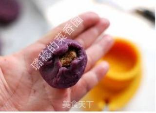 全手工打造“免烤、无油、无脂、低糖、健康”的【紫薯月饼】的做法步骤：15