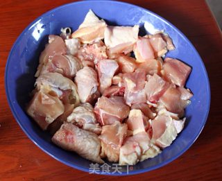 土豆炖鸡腿的做法步骤：2