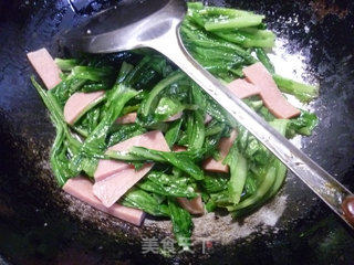 火腿片炒油麦菜的做法步骤：8