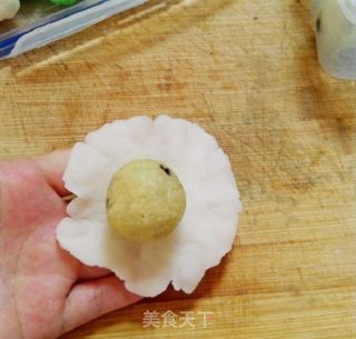玉兔多彩冰皮月饼的做法步骤：7