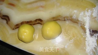绿豆沙月饼的做法步骤：11