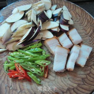 腊肉烧茄片的做法步骤：2
