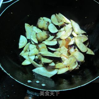 腊肉烧茄片的做法步骤：4