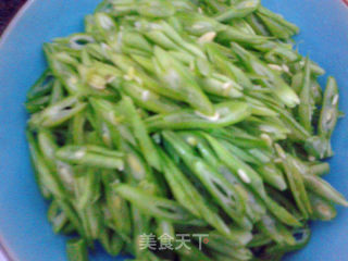 四季豆炒腊肉的做法步骤：1