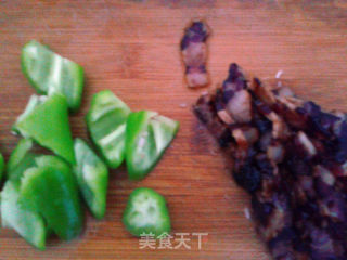 四季豆炒腊肉的做法步骤：2