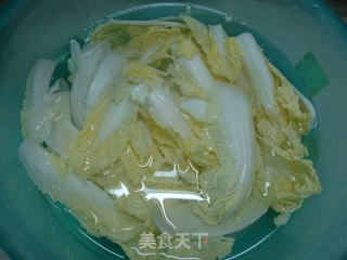 【中式酸辣白菜】----随意做的一款开胃小吃的做法步骤：2