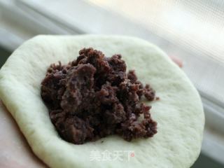 兔斯基红豆包——送给做不完作业的兔子的做法步骤：4