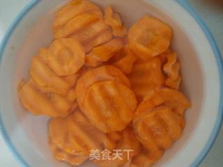 苦瓜鸡蛋胡萝卜汤的做法步骤：1