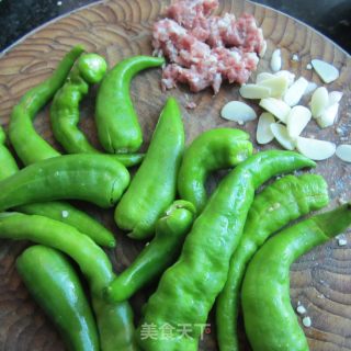 肉末煎辣椒的做法步骤：1