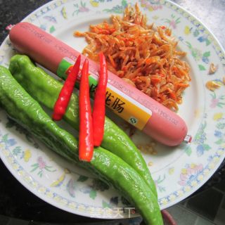 双椒火腿炒米虾的做法步骤：1