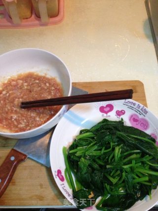 菠菜丸子汤的做法步骤：6