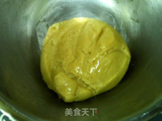 芝麻月饼的做法步骤：2