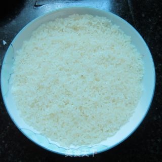 火腿咸菜快餐糯米饭的做法步骤：1