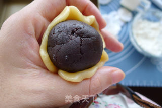 广式月饼的做法步骤：16