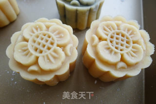 广式月饼的做法步骤：21