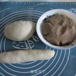 试学中的豆沙月饼的做法步骤：1