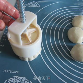 试学中的豆沙月饼的做法步骤：5