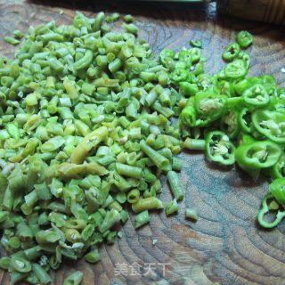 咸豆角炒米虾的做法步骤：2