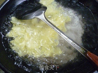 土豆炒荷叶蛋的做法步骤：4