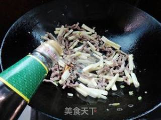茭白炒肉的做法步骤：7