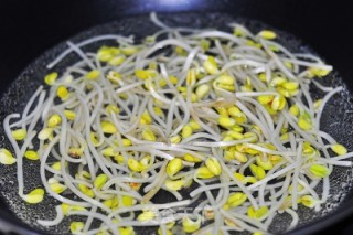 肉末豆芽的做法步骤：5