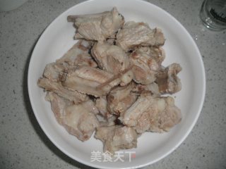 咸菜烧肉的做法步骤：1