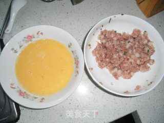 蛋饺的做法步骤：1