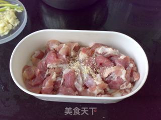黑椒爆肉片的做法步骤：2