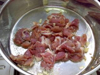 黑椒爆肉片的做法步骤：4
