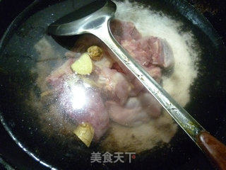 红烧鸡块的做法步骤：2