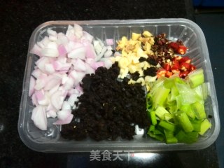 豆豉蒸排骨的做法步骤：2