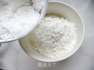祝大家中秋快乐——玉米马蹄冰皮月饼的做法步骤：4
