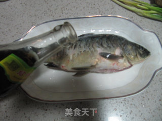 清蒸葱香鲫鱼的做法步骤：3